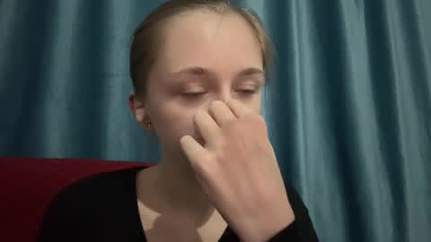 Snapshot of neonpulsexxx chatting on 02.18.26 PhoenixVega online show from 02.18.26