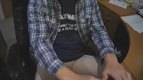 Snapshot of neotee3 chatting on 10.30.25 Neotee online show from 10.30.25