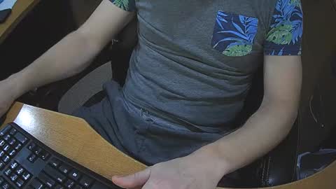 Snapshot of neotee3 chatting on 11.19.25 Neotee online show from 11.19.25