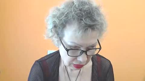 NessyJenixs online show from 05.10.26
