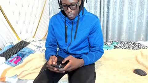 Snapshot of netfux_and_chill chatting on 03.12.26 netfux_and_chill online show from 03.12.26