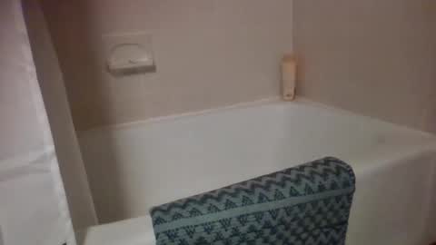 Snapshot of neverwinter44 chatting on 12.26.24 neverwinter44 online show from 12.26.24