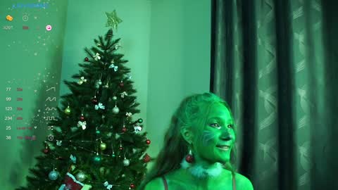 Snapshot of new_boobs chatting on 12.26.24 Maria 3 online show from 12.26.24
