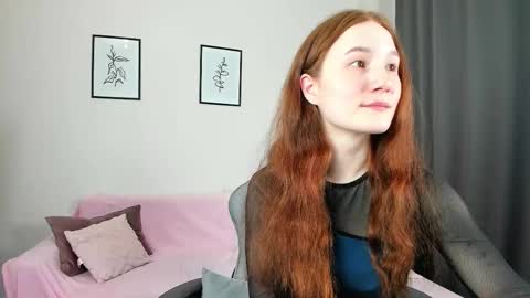 Snapshot of new_boobs chatting on 02.26.25 Maria 3 online show from 02.26.25