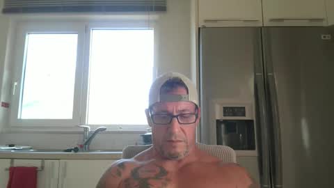 Snapshot of newbdes chatting on 03.03.26 Newbdes online show from 03.03.26