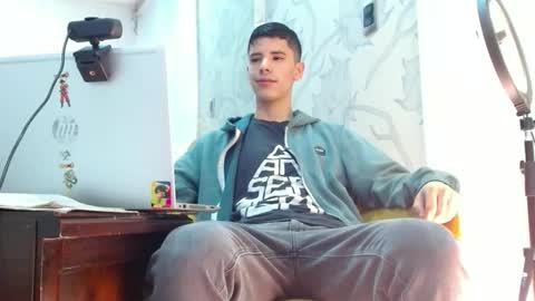 Snapshot of newlatino1 chatting on 10.26.25 newlatino1 online show from 10.26.25