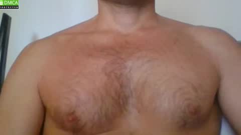 Snapshot of newtyguy90 chatting on 11.04.25 newtyguy90 online show from 11.04.25