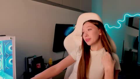 Mina online show from 02.17.26