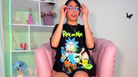 Snapshot of nezo_ chatting on 02.12.25 Angie Instagram angie julianac add me online show from 02.12.25