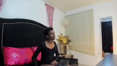 Snapshot of nezuco_tanyiro chatting on 10.17.25 nezuco_tanyiro online show from 10.17.25