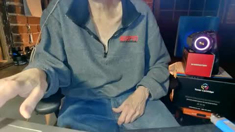 Snapshot of nfgwholoves2cum chatting on 02.10.26 NFG Nice Friendly Guy Dick online show from 02.10.26
