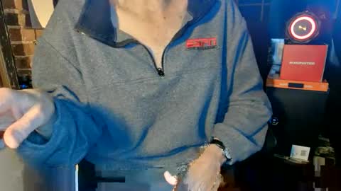 Snapshot of nfgwholoves2cum chatting on 02.11.26 NFG Nice Friendly Guy Dick online show from 02.11.26