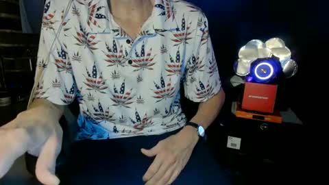 Snapshot of nfgwholoves2cum chatting on 02.14.26 NFG Nice Friendly Guy Dick online show from 02.14.26