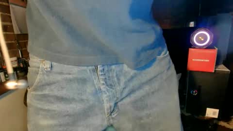 Snapshot of nfgwholoves2cum chatting on 04.01.26 NFG Nice Friendly Guy Dick online show from 04.01.26