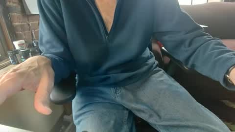 Snapshot of nfgwholoves2cum chatting on 04.01.26 NFG Nice Friendly Guy Dick online show from 04.01.26