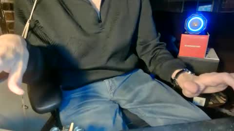 Snapshot of nfgwholoves2cum chatting on 04.05.26 NFG Nice Friendly Guy Dick online show from 04.05.26