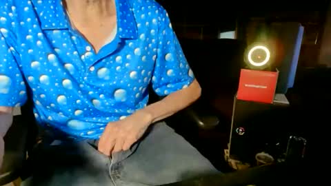 Snapshot of nfgwholoves2cum chatting on 04.12.26 NFG Nice Friendly Guy Dick online show from 04.12.26