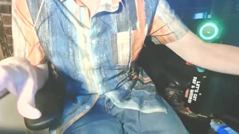 Snapshot of nfgwholoves2cum chatting on 04.19.26 NFG Nice Friendly Guy Dick online show from 04.19.26