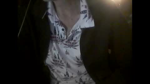 Snapshot of nfgwholoves2cum chatting on 05.10.26 NFG Nice Friendly Guy Dick online show from 05.10.26