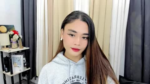 Snapshot of nhicolehollywood chatting on 02.09.26 hottie nicole online show from 02.09.26