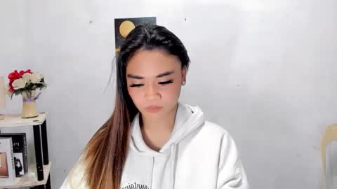 Snapshot of nhicolehollywood chatting on 03.04.26 hottie nicole online show from 03.04.26