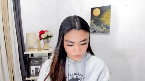 Snapshot of nhicolehollywood chatting on 03.07.26 hottie nicole online show from 03.07.26