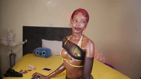 kikiNiaAria online show from 12.17.24