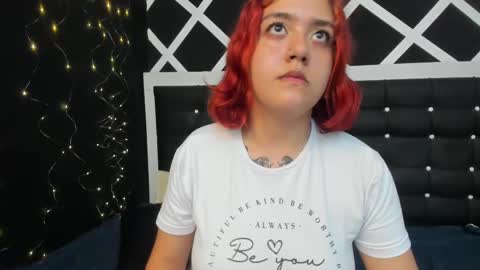 Estefani  online show from 02.13.25