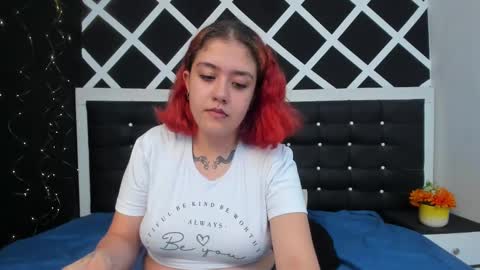 Estefani  online show from 02.19.25