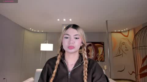 SQUIRTER DOLL    online show from 05.08.26