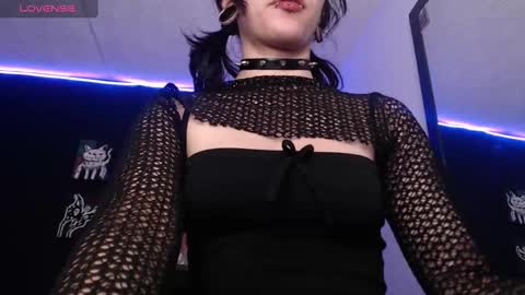 Snapshot of niakat_ chatting on 12.17.24 niakat online show from 12.17.24