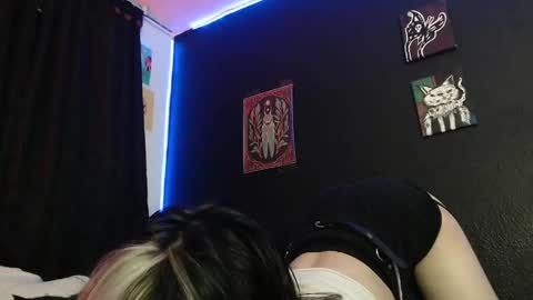 Snapshot of niakat_ chatting on 03.12.25 niakat online show from 03.12.25