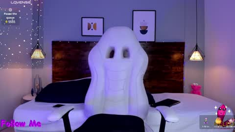 Snapshot of niall_falcon chatting on 02.04.25 Niall  online show from 02.04.25