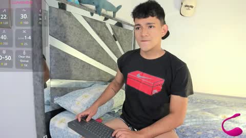 Snapshot of niall_falcon chatting on 11.30.25 Niall online show from 11.30.25