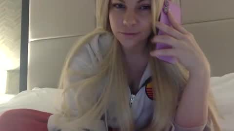 Snapshot of nicecolddrink2 chatting on 04.07.26 Amber online show from 04.07.26