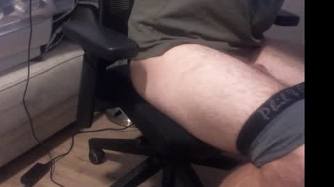 Snapshot of niceeggs0815 chatting on 11.25.25 niceeggs0815 online show from 11.25.25