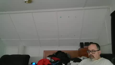 Snapshot of niceguy7208 chatting on 11.17.25 niceguy7208 online show from 11.17.25