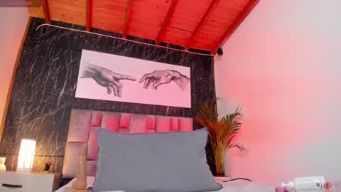 Nicolle  online show from 02.08.25