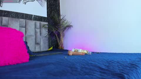 Snapshot of nicelle_carson chatting on 02.17.25 Nicolle online show from 02.17.25