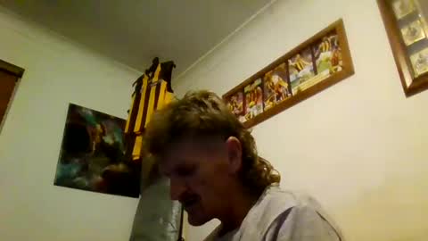 Snapshot of niceozziecockxxx chatting on 12.16.24 Sexiishaine online show from 12.16.24