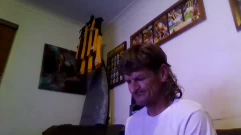 Snapshot of niceozziecockxxx chatting on 02.09.25 Sexiishaine online show from 02.09.25