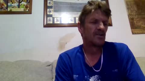 Snapshot of niceozziecockxxx chatting on 11.11.25 Sexiishaine online show from 11.11.25