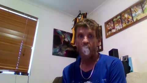 Snapshot of niceozziecockxxx chatting on 11.24.25 Sexiishaine online show from 11.24.25