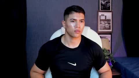 Snapshot of nick_fenix chatting on 09.17.25 nick fenix online show from 09.17.25