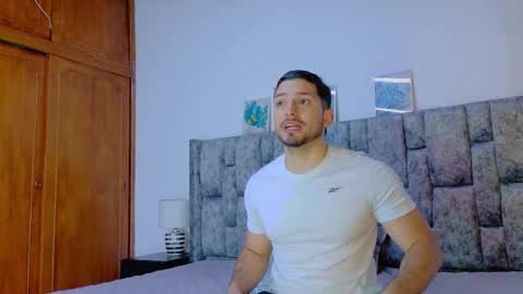 Snapshot of nick_moss_ chatting on 03.11.26 nick_moss_ online show from 03.11.26