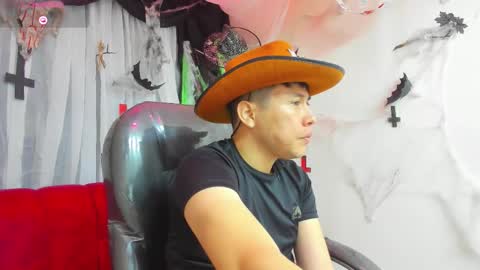 Snapshot of nickk_wolff chatting on 10.23.25 Nickk Wolff online show from 10.23.25