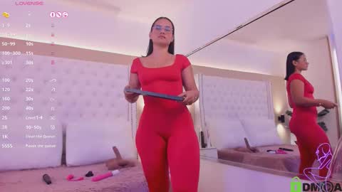 Snapshot of nickky_thompson chatting on 12.20.25 nickky online show from 12.20.25