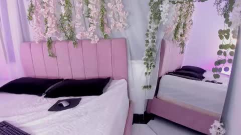 Snapshot of nicky_bonny18 chatting on 02.16.26 nicky_bonny18 online show from 02.16.26