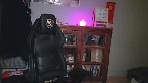 Snapshot of nicky_mart chatting on 12.22.25 Nicki Danny online show from 12.22.25