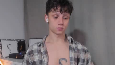 Snapshot of nicky_neal chatting on 12.06.24 Nicky Neal online show from 12.06.24